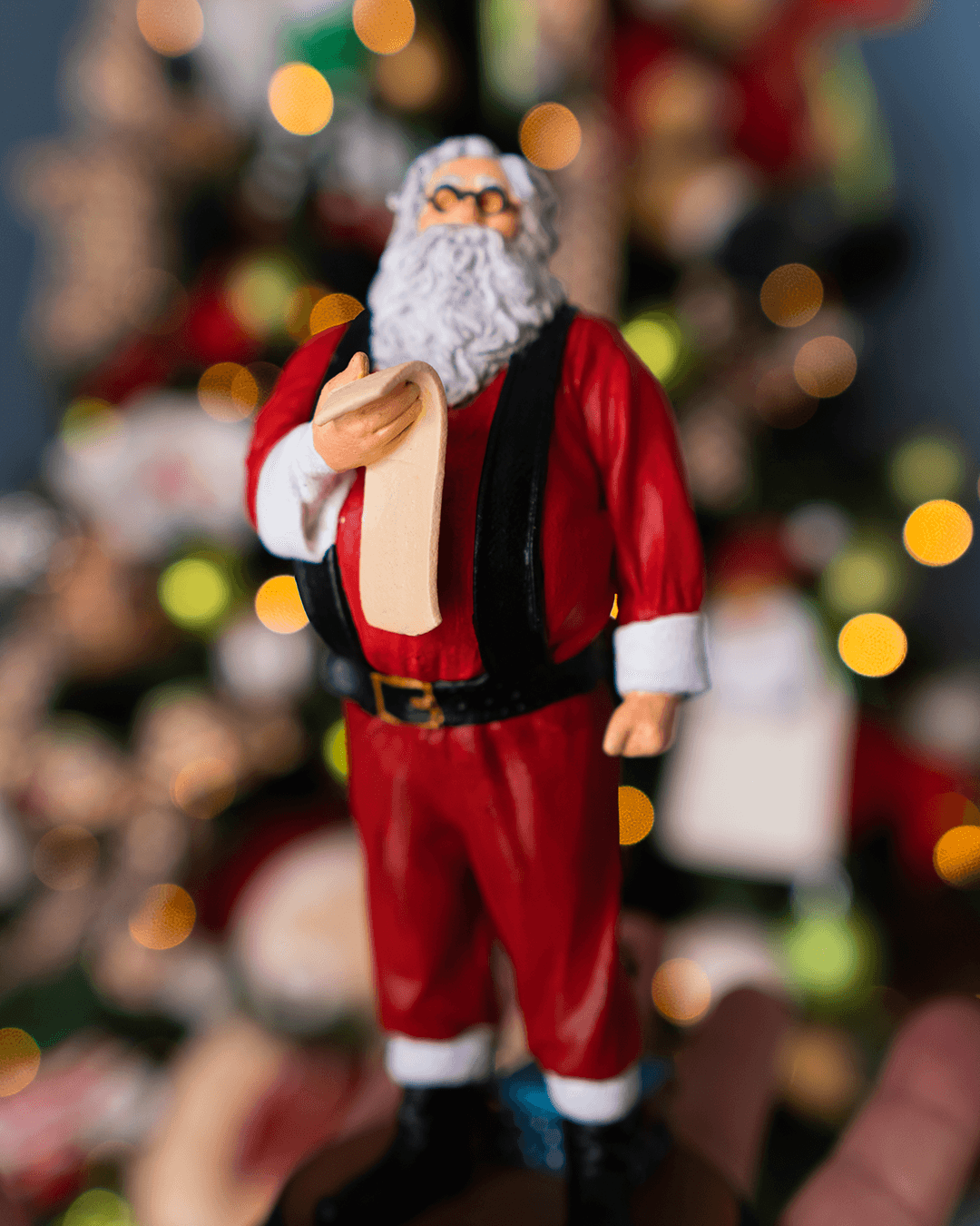 Santa Statue The Wishlist