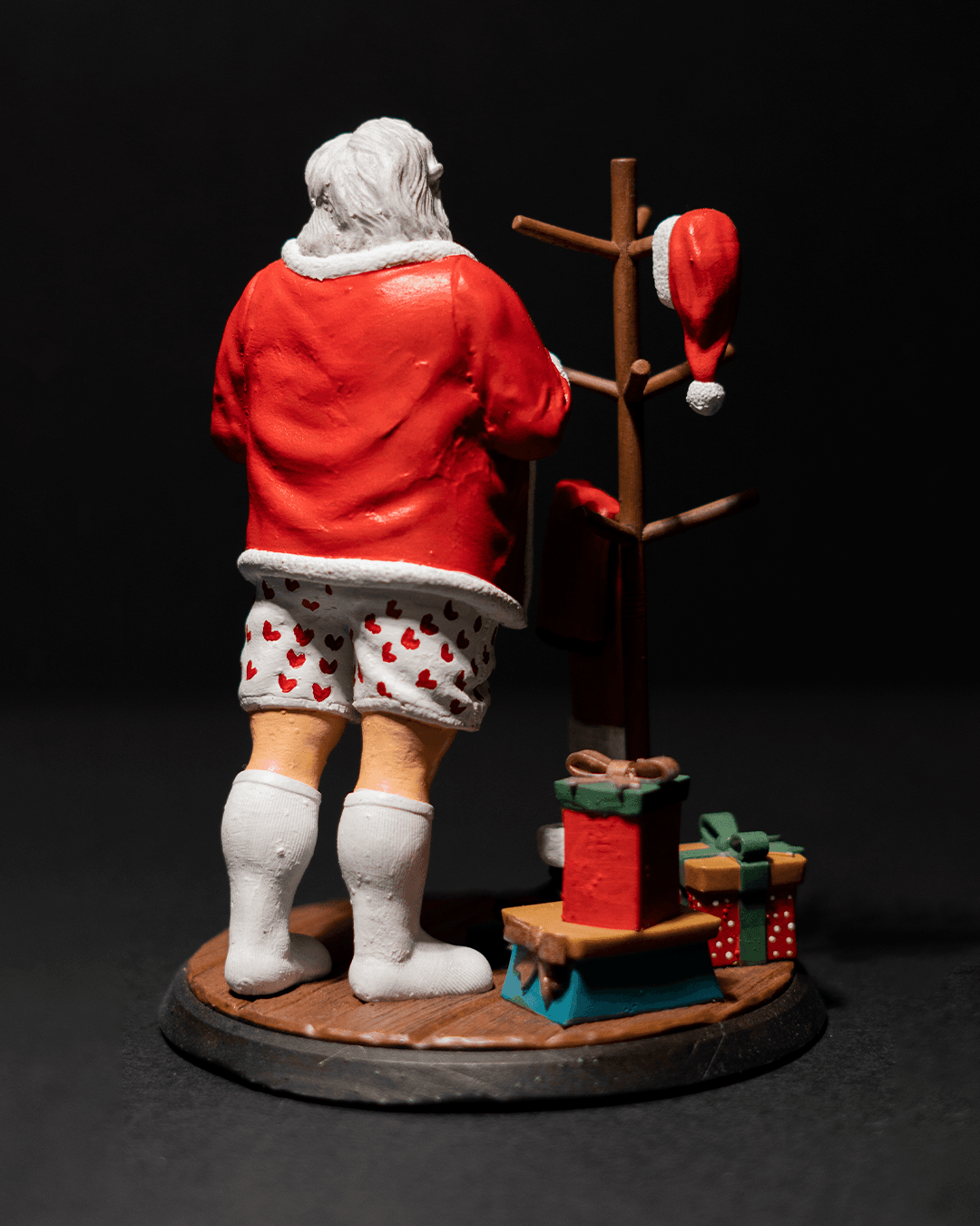 Resin Santa Claus Getting Ready