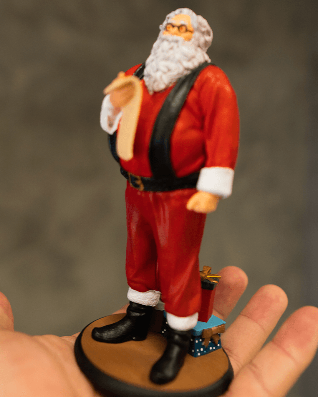 Santa Statue The Wishlist